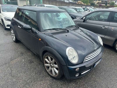 Usato 2005 Mini Cooper 1.6 Benzin 116 CV (3.900 €)