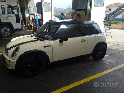 Usato 2005 Mini Cooper 1.6 Benzin (5.000 €)