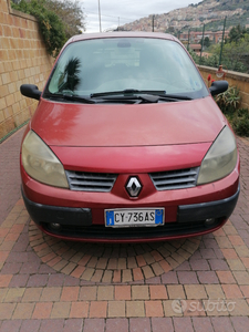 Usato 2005 Renault Scénic II 1.9 Diesel 130 CV (2.200 €)