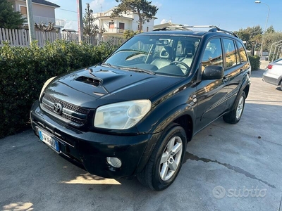 Usato 2005 Toyota RAV4 2.0 Diesel 116 CV (2.500 €)