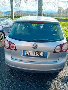 Usato 2005 VW Golf V 1.6 Benzin 115 CV (2.500 €)