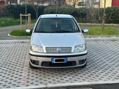 Usato 2006 Fiat Punto 1.2 Benzin 60 CV (2.300 €)