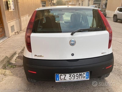 Usato 2006 Fiat Punto 1.2 Diesel 69 CV (2.200 €)