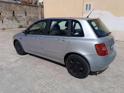 Usato 2006 Fiat Stilo 1.6 Benzin 105 CV (1.500 €)