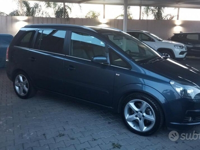 Usato 2006 Opel Zafira 2.0 Diesel 120 CV (5.900 €)