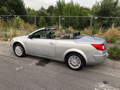 Usato 2006 Renault Mégane Cabriolet 1.6 Benzin 110 CV (4.500 €)