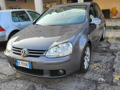 Usato 2006 VW Golf V 1.6 Benzin 116 CV (3.800 €)