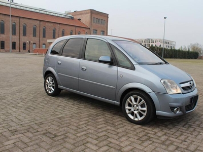 Usato 2007 Opel Meriva 1.6 Benzin 105 CV (4.900 €)
