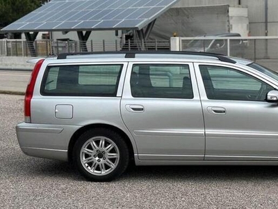 Usato 2007 Volvo V70 2.4 Benzin (3.600 €)