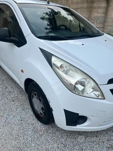 Usato 2010 Chevrolet Spark 1.0 Benzin 68 CV (3.400 €)