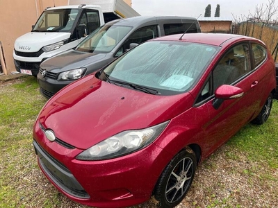 Usato 2010 Ford Fiesta 1.2 Benzin 82 CV (4.300 €)