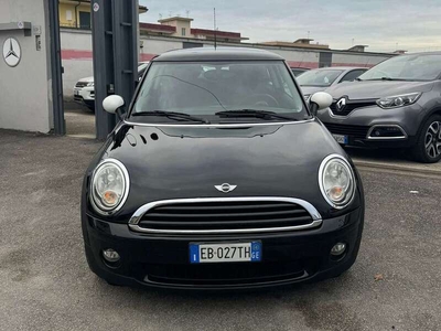 Usato 2010 Mini Cooper 1.4 Benzin 75 CV (5.899 €)