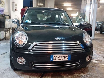 Usato 2010 Mini Cooper 1.6 Benzin 122 CV (8.000 €)