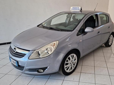 Usato 2010 Opel Corsa 1.4 Benzin 100 CV (3.950 €)