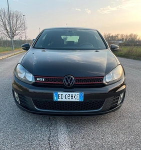 Usato 2010 VW Golf VI 2.0 Benzin 210 CV (13.000 €)