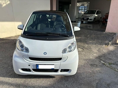 Usato 2011 Smart ForTwo Coupé 1.0 Benzin 71 CV (5.900 €)