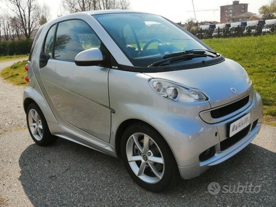 Usato 2012 Smart ForTwo Coupé 1.0 Benzin 71 CV (7.900 €)