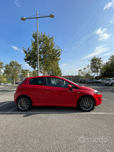 Usato 2013 Fiat Grande Punto 1.4 Benzin 105 CV (8.200 €)
