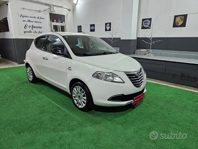 Usato 2013 Lancia Ypsilon 1.2 Benzin 69 CV (5.950 €)