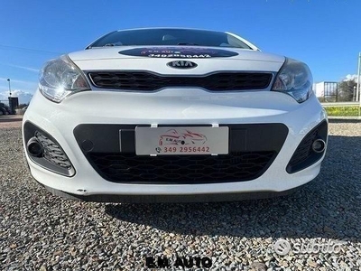 Usato 2014 Kia Rio 1.1 Diesel 75 CV (7.600 €)