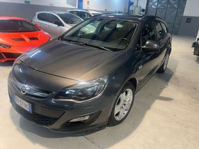 Usato 2014 Opel Astra 1.7 Diesel 110 CV (4.000 €)