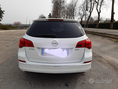Usato 2014 Opel Astra 1.7 Diesel 110 CV (4.500 €)
