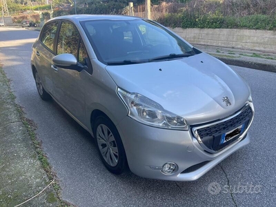 Usato 2014 Peugeot 208 1.4 Diesel 68 CV (7.500 €)