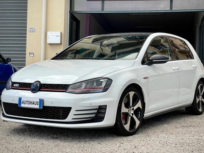 Usato 2014 VW Golf 2.0 Benzin 230 CV (18.900 €)