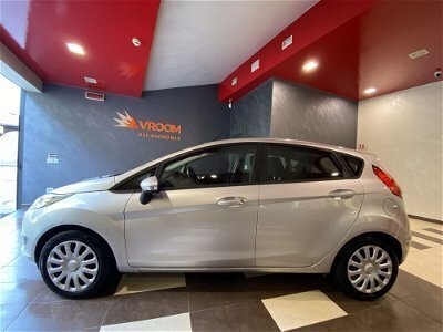 Usato 2015 Ford Fiesta 1.2 Benzin 60 CV (10.500 €)