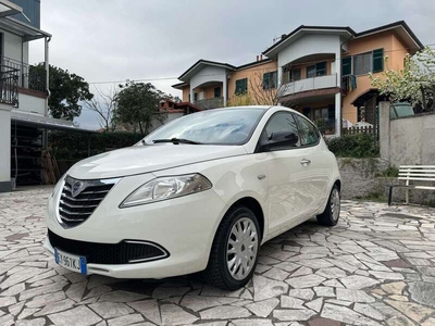 Usato 2015 Lancia Ypsilon 1.2 Benzin 69 CV (7.500 €)