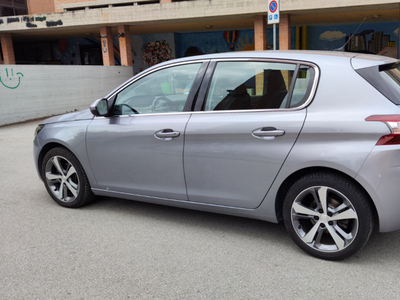Usato 2015 Peugeot 308 1.2 Benzin 131 CV (12.500 €)