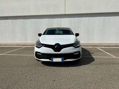 Usato 2015 Renault Clio IV 1.6 Benzin 200 CV (14.900 €)