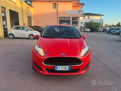 Usato 2016 Ford Fiesta 1.2 Benzin 75 CV (6.300 €)