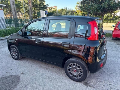 Usato 2017 Fiat Panda 1.2 Benzin 69 CV (8.300 €)