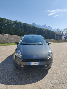 Usato 2017 Fiat Punto 1.2 Benzin 69 CV (8.300 €)