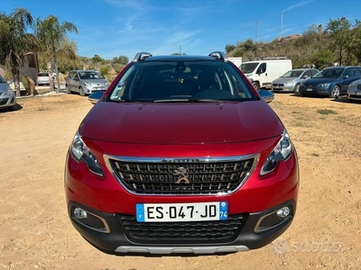 Usato 2017 Peugeot 2008 1.2 Benzin 110 CV (14.900 €)