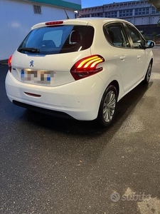 Usato 2017 Peugeot 208 1.6 Diesel 75 CV (8.900 €)