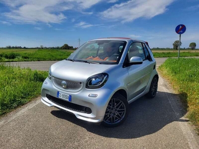 Usato 2017 Smart ForTwo Cabrio 0.9 Benzin 90 CV (16.000 €)