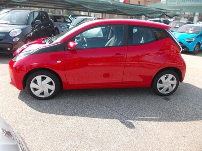 Usato 2017 Toyota Aygo 1.0 Benzin 69 CV (8.800 €)