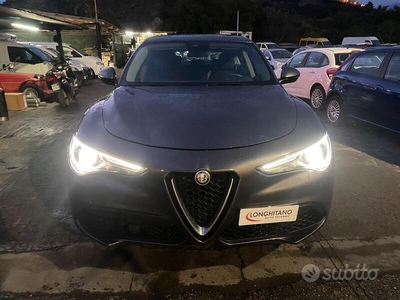 Usato 2018 Alfa Romeo Stelvio 2.1 Benzin 179 CV (21.900 €)