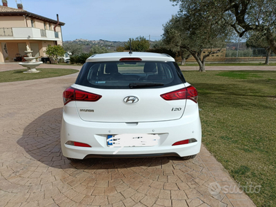 Usato 2018 Hyundai i20 1.2 Benzin 85 CV (11.900 €)