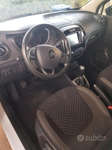 Usato 2018 Renault Captur 1.5 Benzin 90 CV (13.500 €)