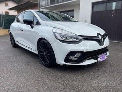 Usato 2018 Renault Clio IV 1.6 Benzin 220 CV (23.000 €)