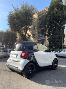 Usato 2018 Smart ForTwo Coupé 0.9 Benzin 90 CV (15.500 €)