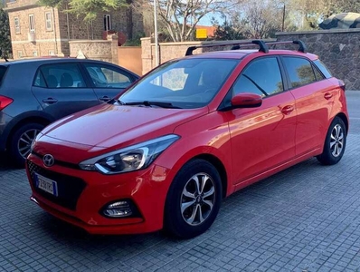 Usato 2019 Hyundai i20 1.2 Benzin 75 CV (12.800 €)