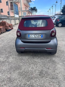 Usato 2019 Smart ForTwo Cabrio 0.9 Benzin 109 CV (17.500 €)