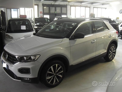 Usato 2021 VW T-Roc 1.5 Benzin 150 CV (20.900 €)