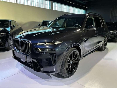 Usato 2024 BMW X7 3.0 El_Diesel 340 CV (113.000 €)