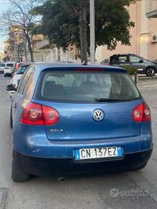 Vendesi golf 5 1.4 benzina