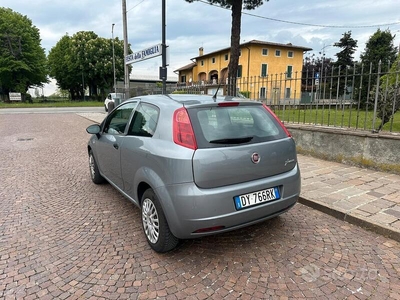 Venduto Fiat Grande Punto ADATTA A NE. - auto usate in vendita